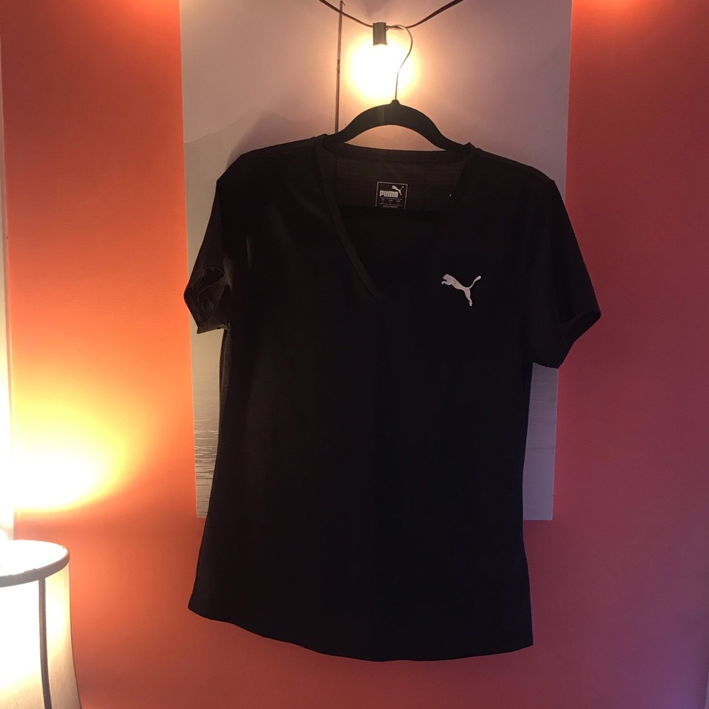 Puma short sleeve black V Neck size large